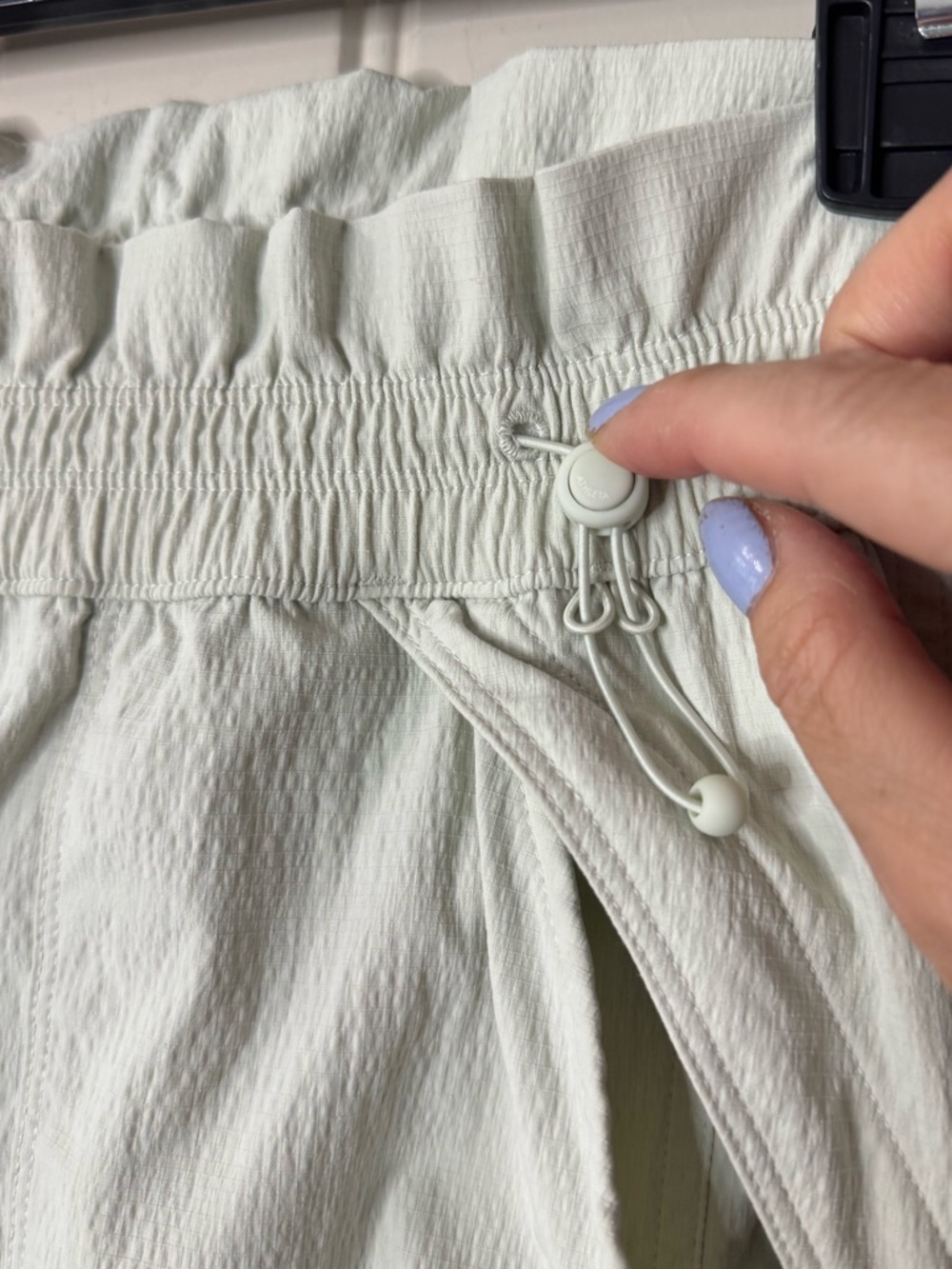 ATHLETA 💚 Trekkie High Rise Mint Green Parachute Pants (Women’s Size 4) - Picture 10 of 17